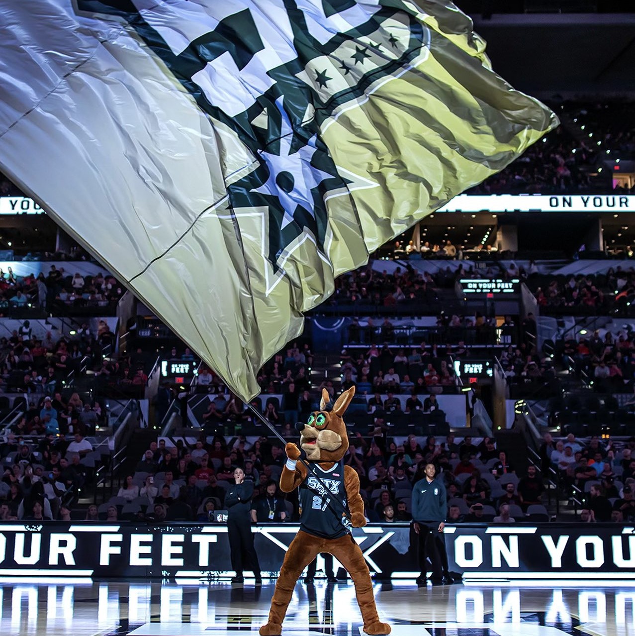 斯拉维亚主帅：我们让阿森纳踢得很艰难，但球队犯了致命失误